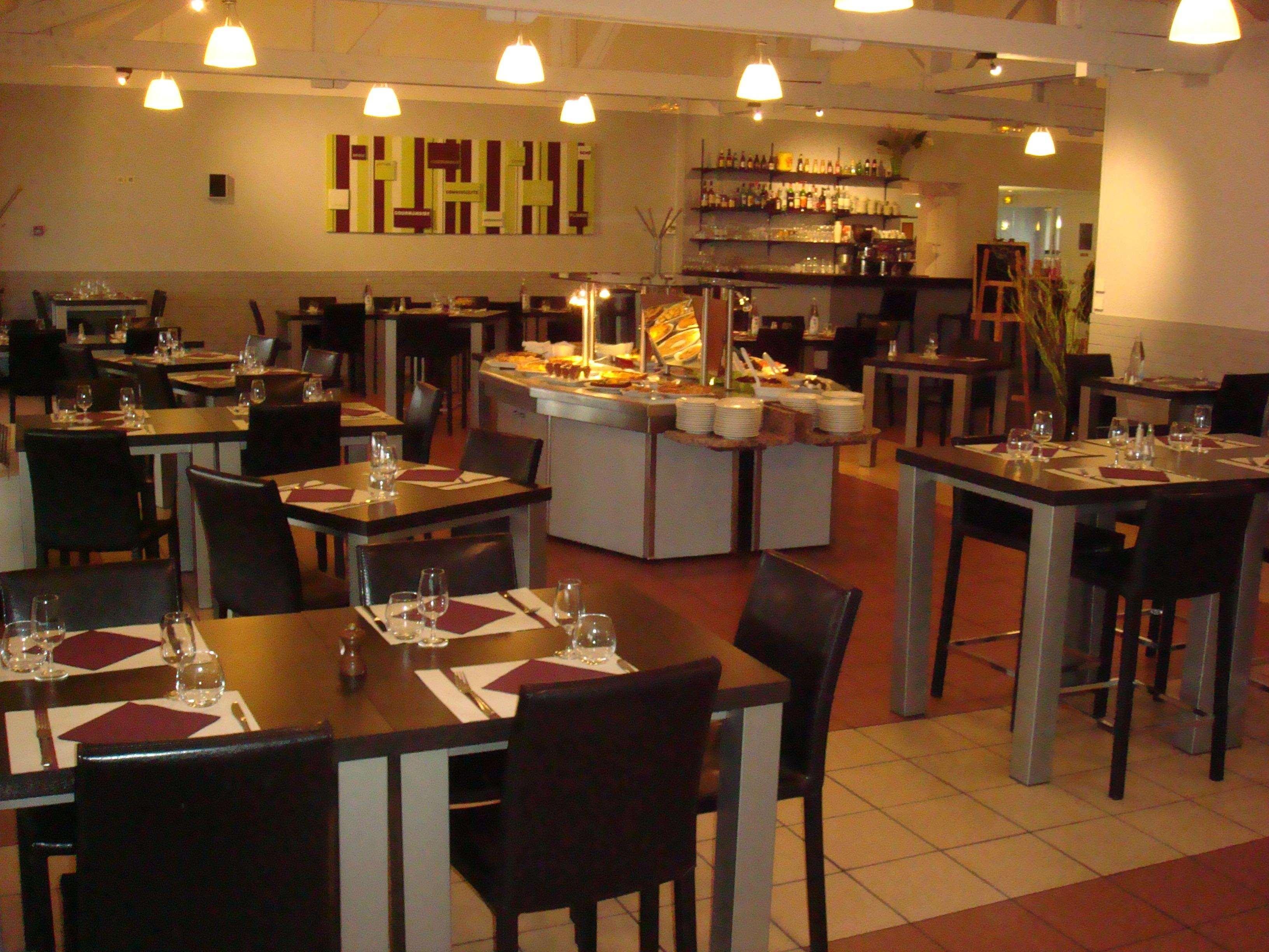 Kyriad Lille Est - Villeneuve d'Ascq Restaurante foto